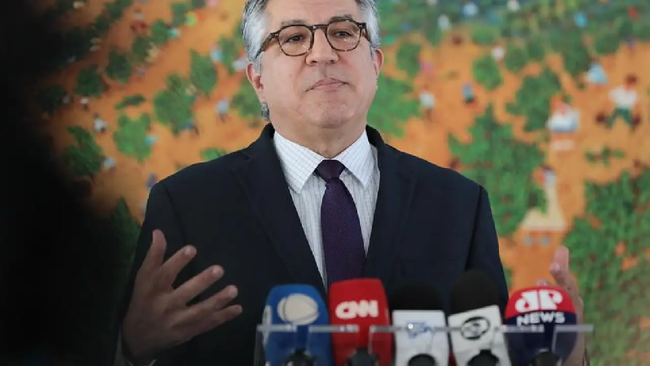 Alexandre Padilha, Ministro de Lula, teria discutido propina de R$ 1 bilhão