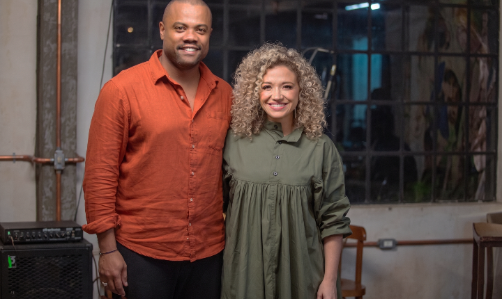Arianne lança dueto com Weslei Santos no clássico “Teus Altares”