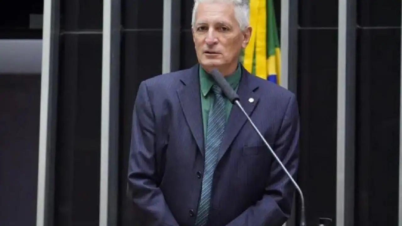 Deputado do PT é condenado a indenizar Bolsonaro por foto falsa com IA