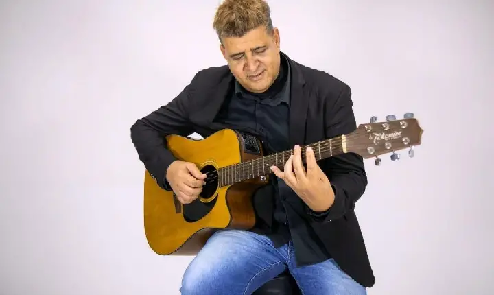 Do salgadinho na rua ao rádio em todo o Brasil: Robby completa 35 anos de ministério