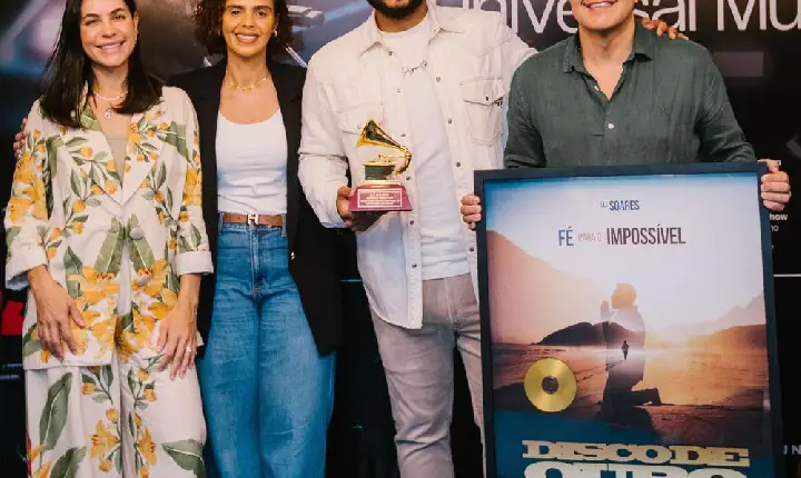 Eli Soares renova contrato com a Universal Music Christian Group