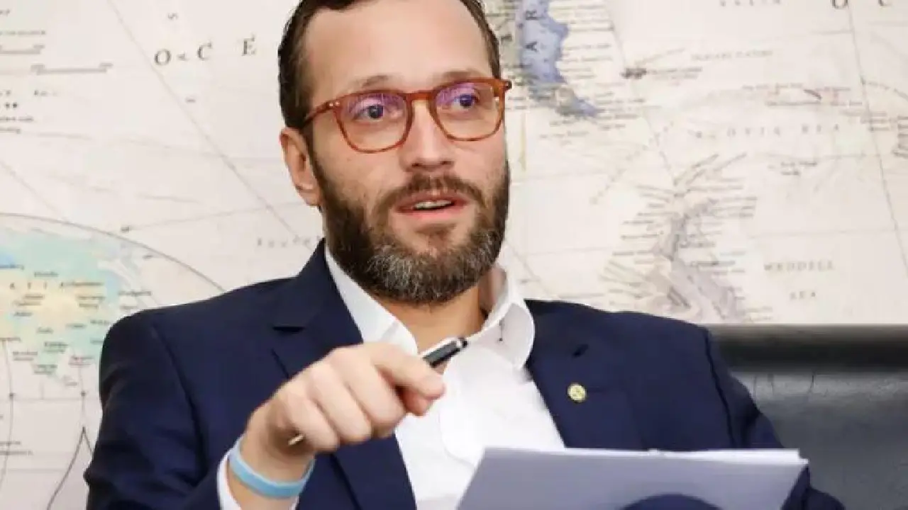 Filipe Barros promete priorizar impeachment de ministros do STF no Senado