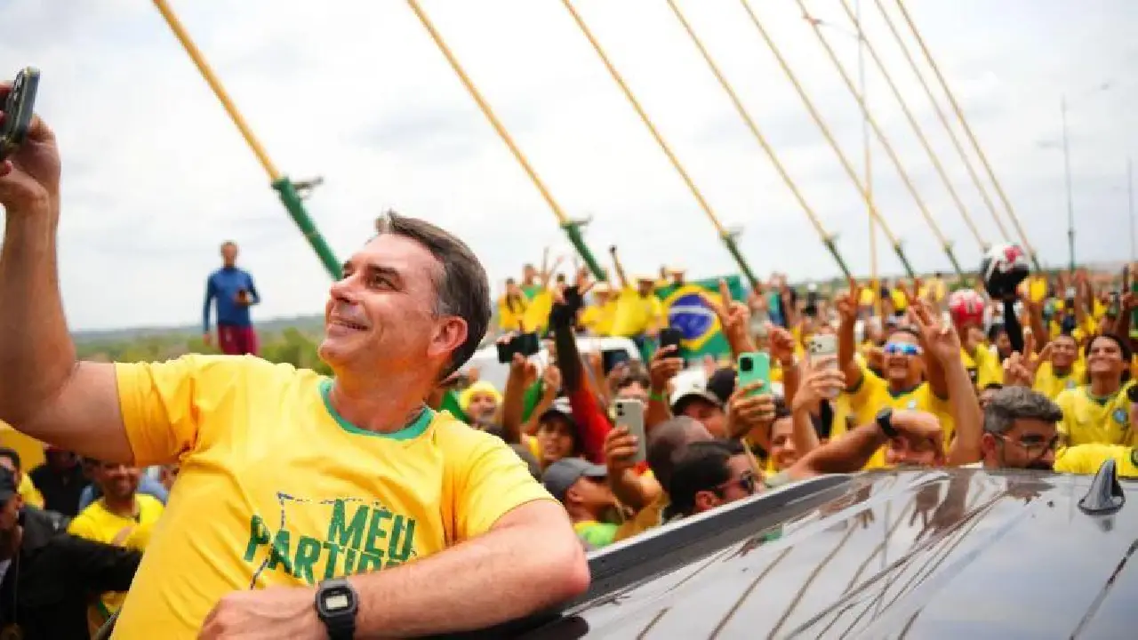 Flávio promete penas mais duras contra o crime durante ato no Pará