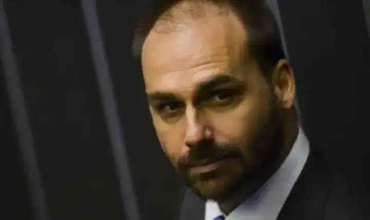 Governo Lula demite Eduardo Bolsonaro da Polícia Federal