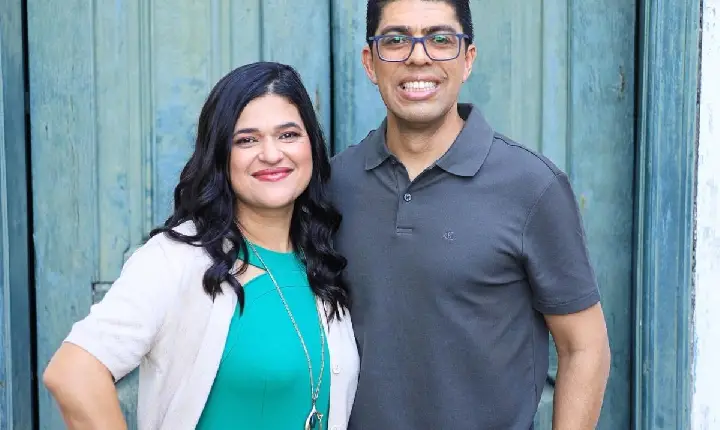 Janaína Nascimento feat. Pastor Israel Almeida em “Meu Deus Está” – Ele não mudou