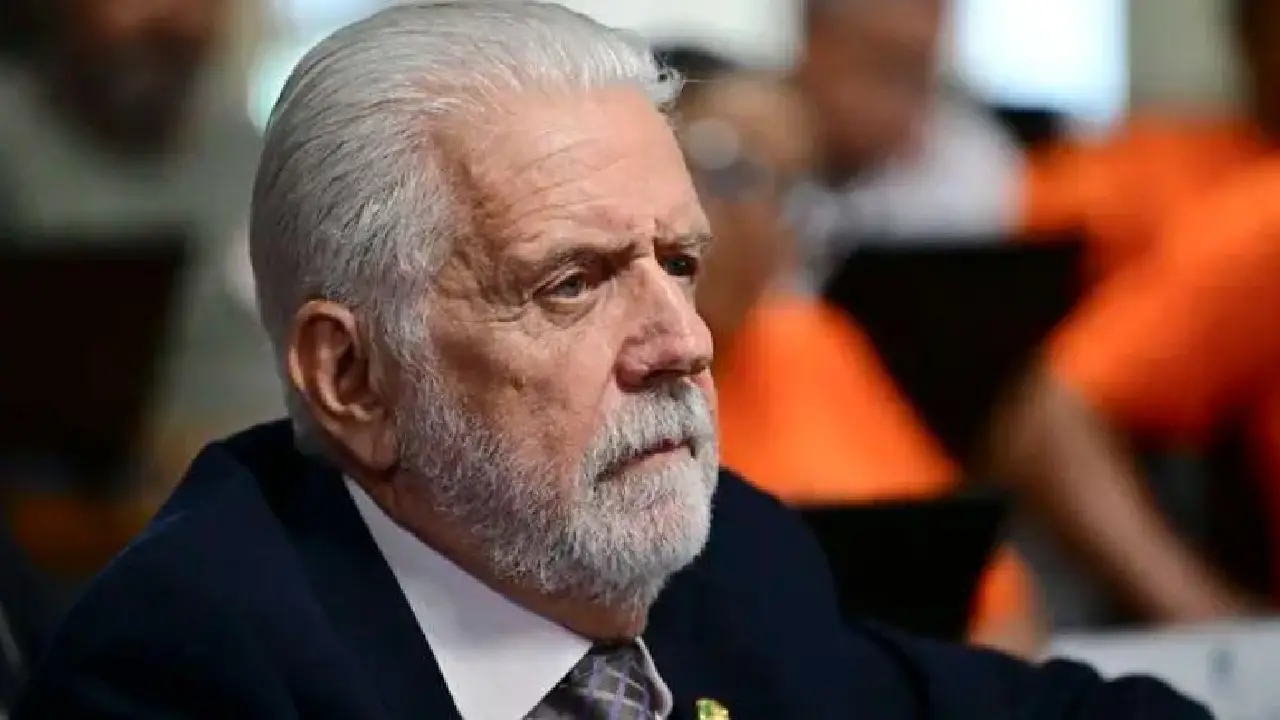 Jaques Wagner deve pedir licença da liderança do governo no Senado