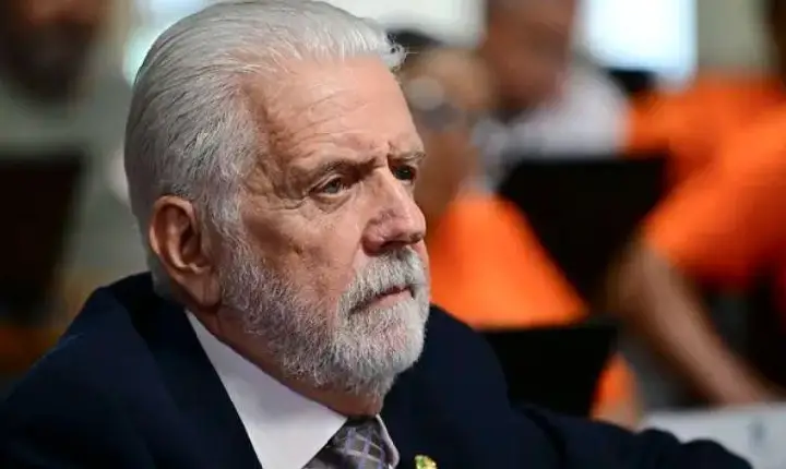Jaques Wagner deve pedir licença da liderança do governo no Senado