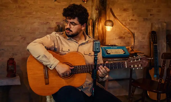 Jessé Lucas resgata tesouros da fé em seu novo EP “Hinos da Harpa (Vol. 1)”