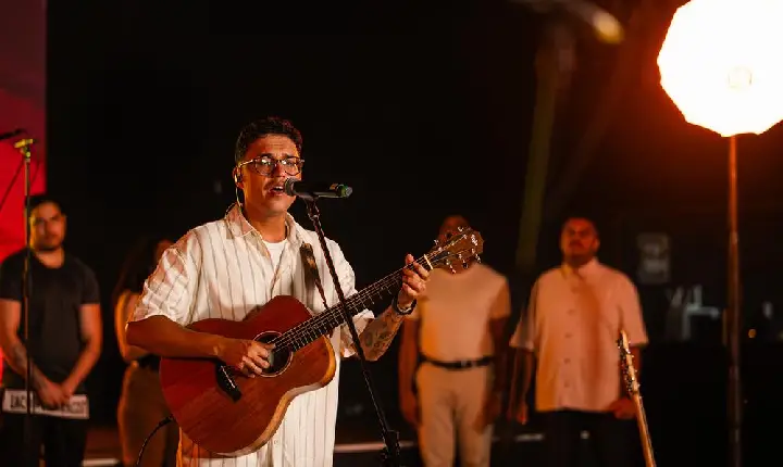José Wellington lança o álbum “Vem Marcar (Ao Vivo)” e o videoclipe de “A Ti Seja a Glória”
