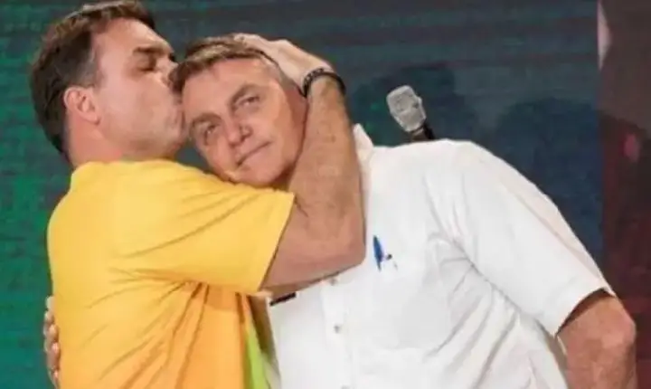 No Ponto O reencontro de Flávio com Bolsonaro