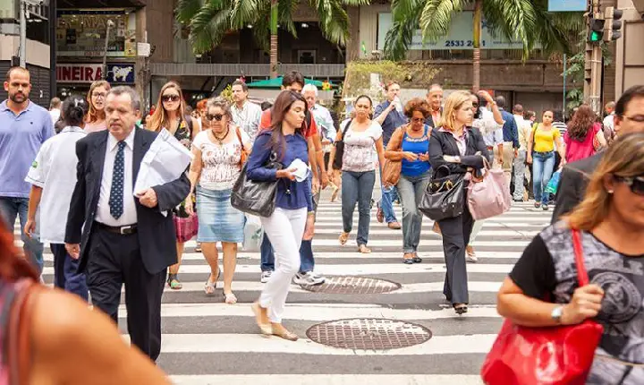 Pesquisa aponta avanço do conservadorismo entre os brasileiros em 2026