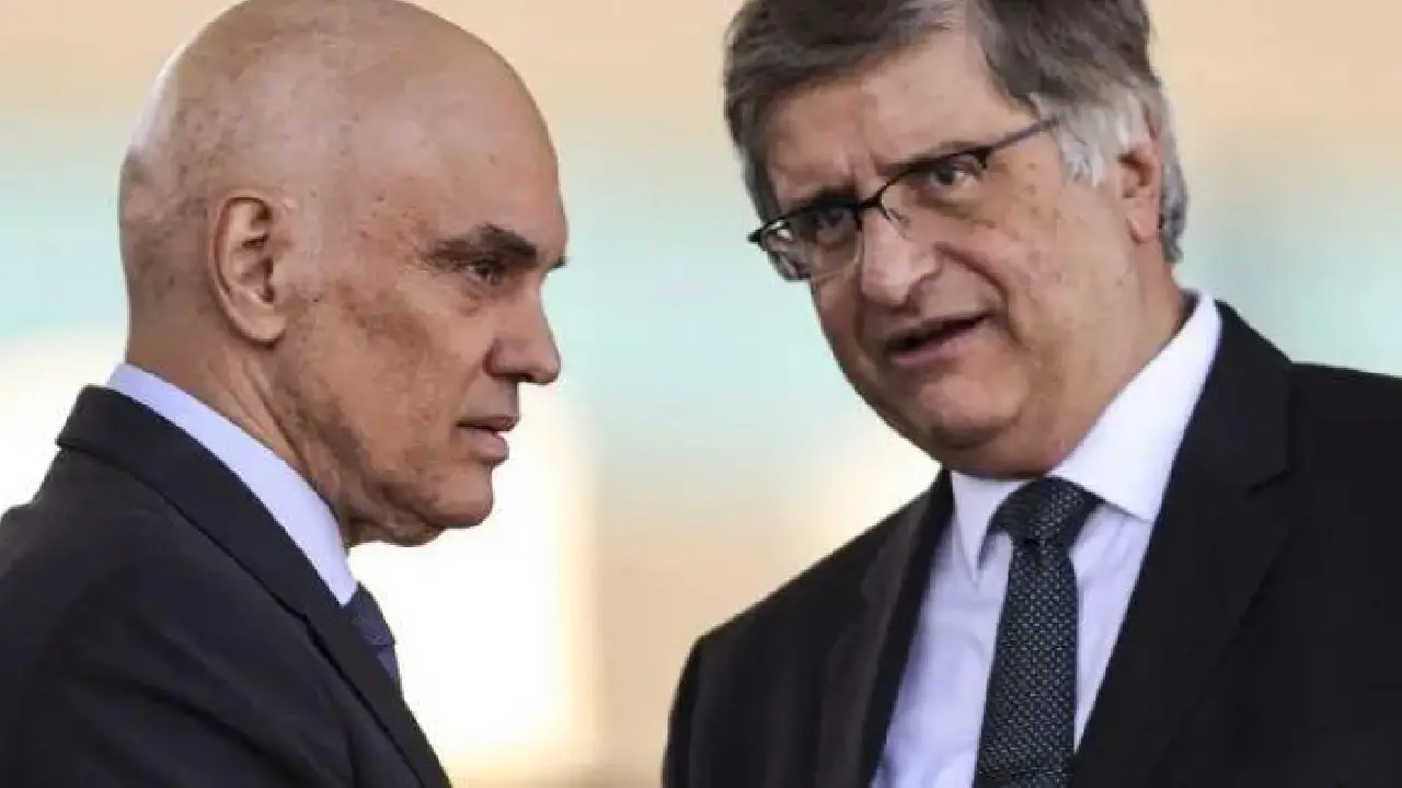 PGR diz que denúncia contra Bolsonaro não é frágil e pede condenação