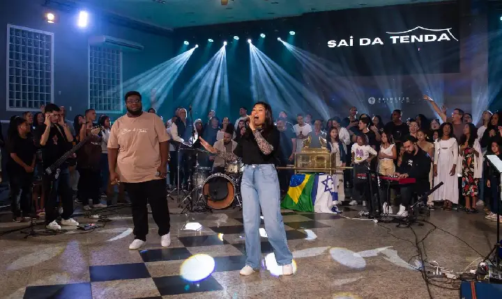 Sai da Tenda retoma sua história de adoração e prepara o lançamento de “Reina em Nós”