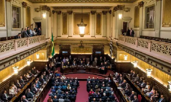STF autoriza parentes de juízes em cargo de assistente no TJ/SP