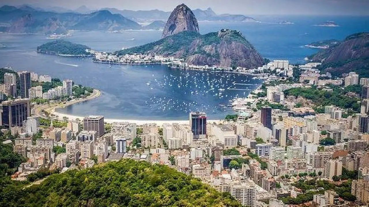 Turismo no Brasil cai pelo 2º mês seguido
