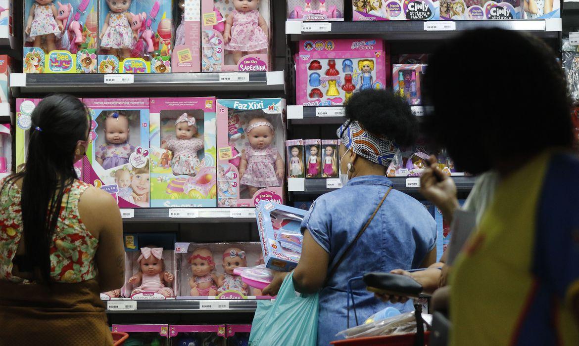 Rio permite lotação máxima em shoppings, atrações culturais e de lazer