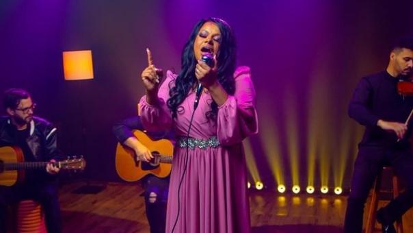 “Alma Cansada” é a nova canção de Val Costa pela Todah Produções.