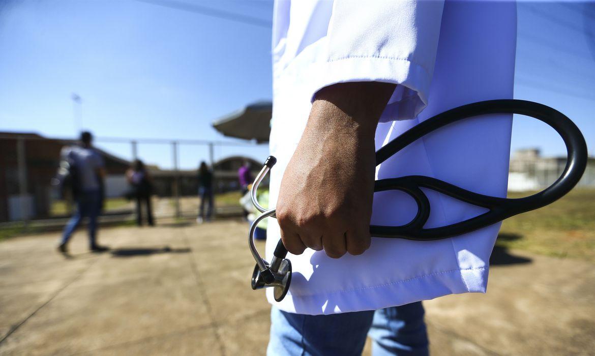 Justiça proíbe greve dos médicos na capital paulista