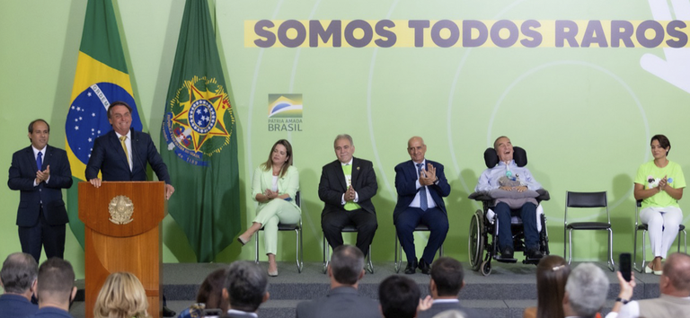 Caderneta do Raro: Governo Federal lança documento único para pacientes e familiares