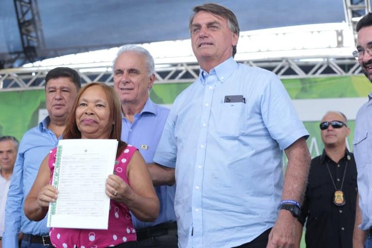 Mais de 8,2 mil famílias assentadas recebem título de propriedade rural em Minas Gerais