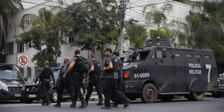 MP e Polícia Civil do RJ fazem operação contra desvio de cargas