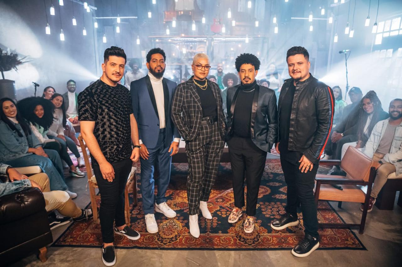 André e Felipe, collab Preto no Branco, com o clássico “Meu Barquinho”