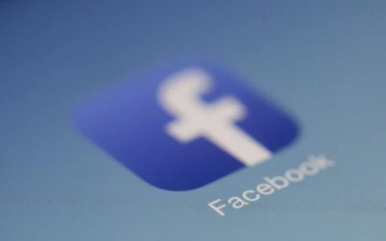 Para proteger governo Biden, Facebook remove posts sobre recessão