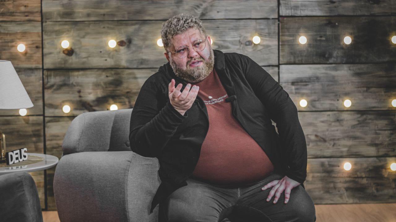 Sala Musical na TV é o novo programa da Rede Agathos apresentado por Niwton Barros