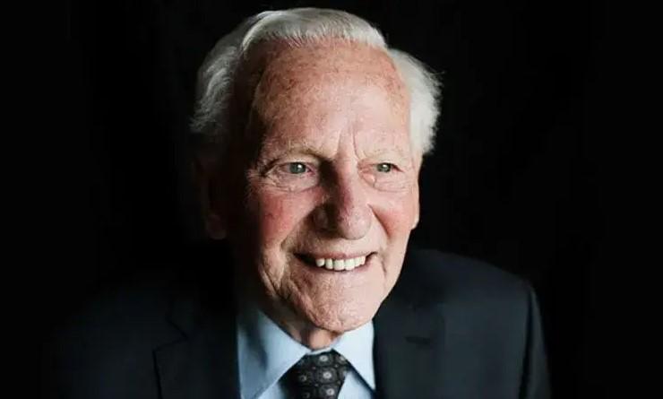 Morre Irmão André, o Contrabandista de Deus