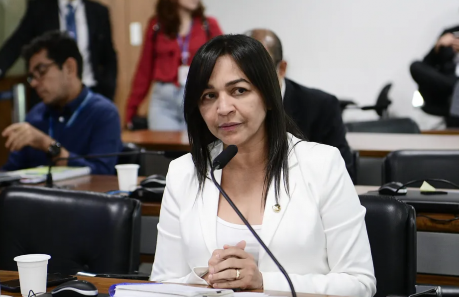 Assembleia de Deus emite nota de repúdio para senadora que apoia Lula