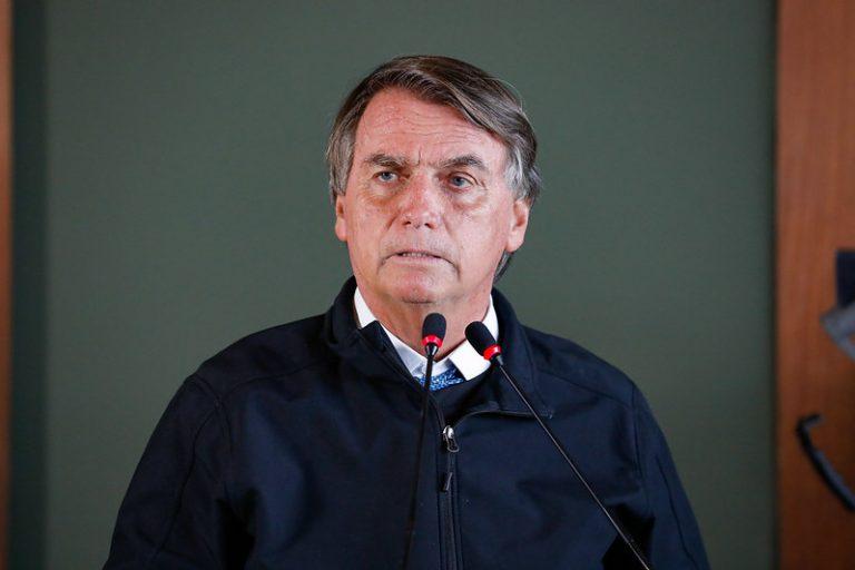 Bolsonaro está proibido de dizer que PT votou contra o Auxílio Brasil