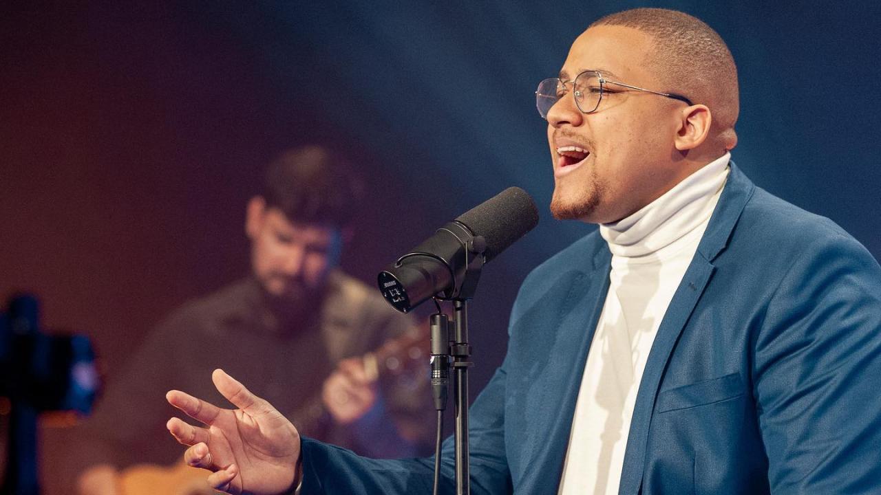“Deus Está Acordado” é o novo single de Matheus Oliveira pela Graça Music