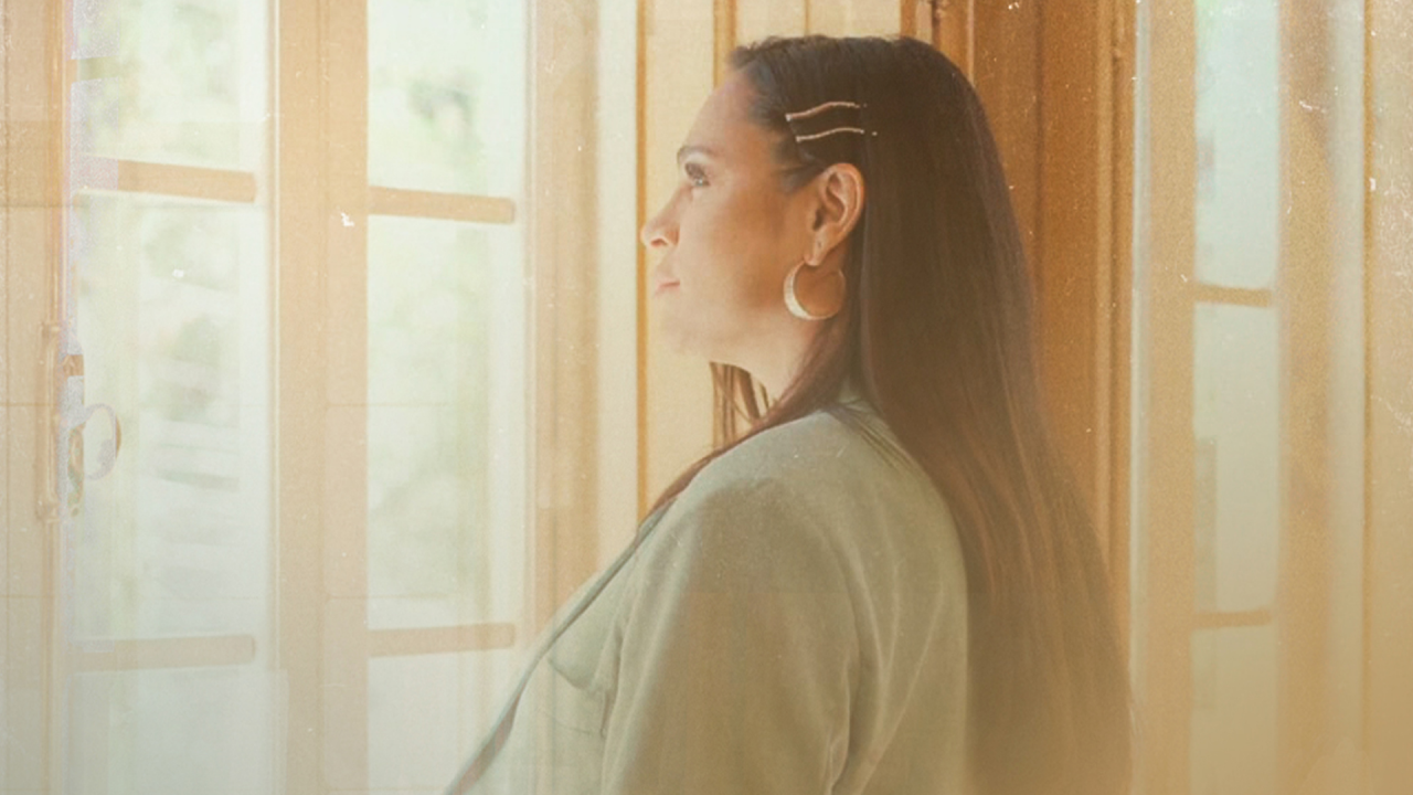 Em novo single, Daniela Araújo ressalta a santidade de Deus