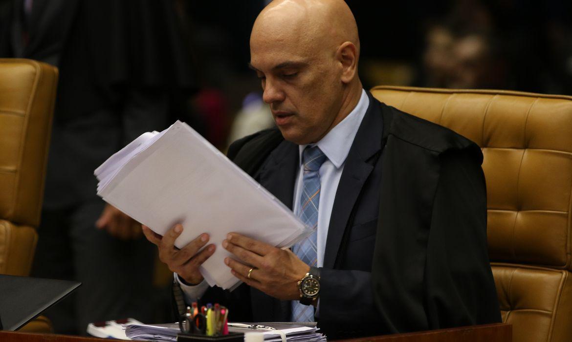 Fraude das rádios: servidora que recebeu informação é casada com ex-chefe de gabinete de Moraes