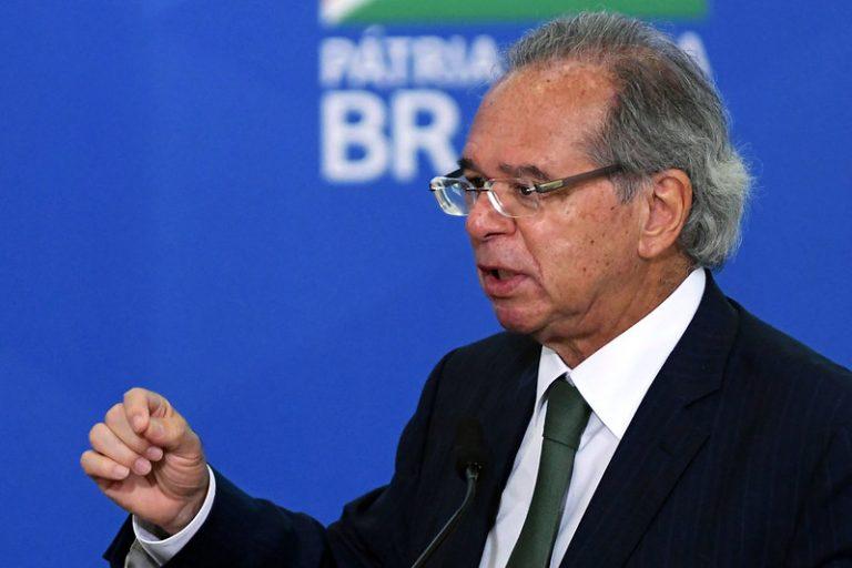 Guedes garante reajuste de aposentadorias e do salário mínimo