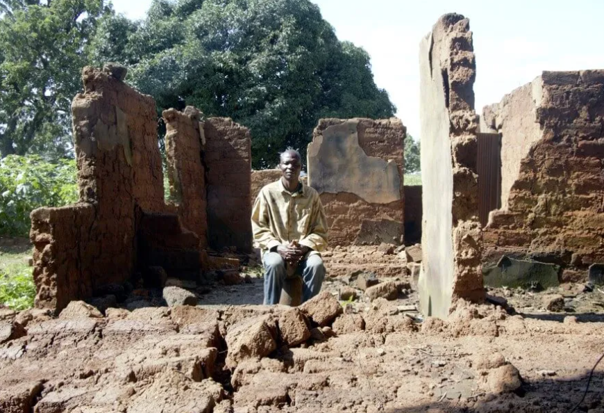 Homens armados atacam igreja na Nigéria, durante culto