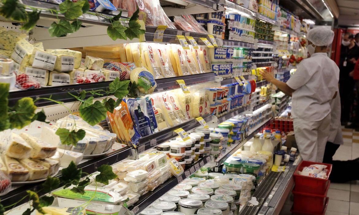 Índice Geral de Preços - 10 registra terceira queda seguida em outubro, segundo FGV