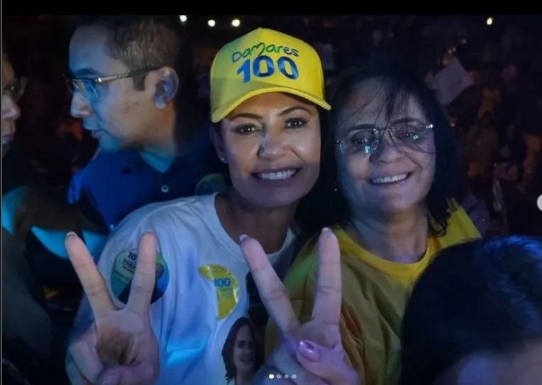 Michelle e Damares querem unir evangélicas e católicas em culto por Bolsonaro