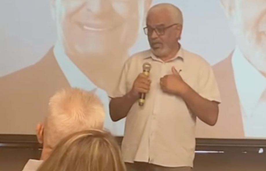 Militante esquerdista acusa igrejas evangélicas de violência