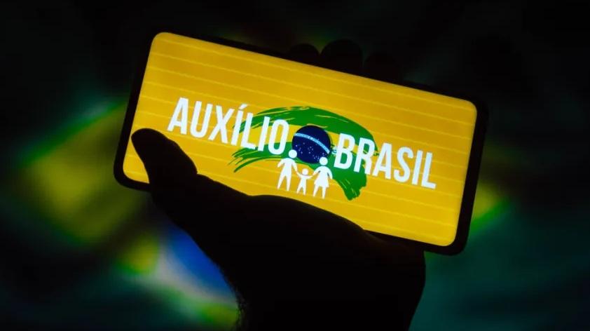 Portaria define regras de bolsas para beneficiários do Auxílio Brasil