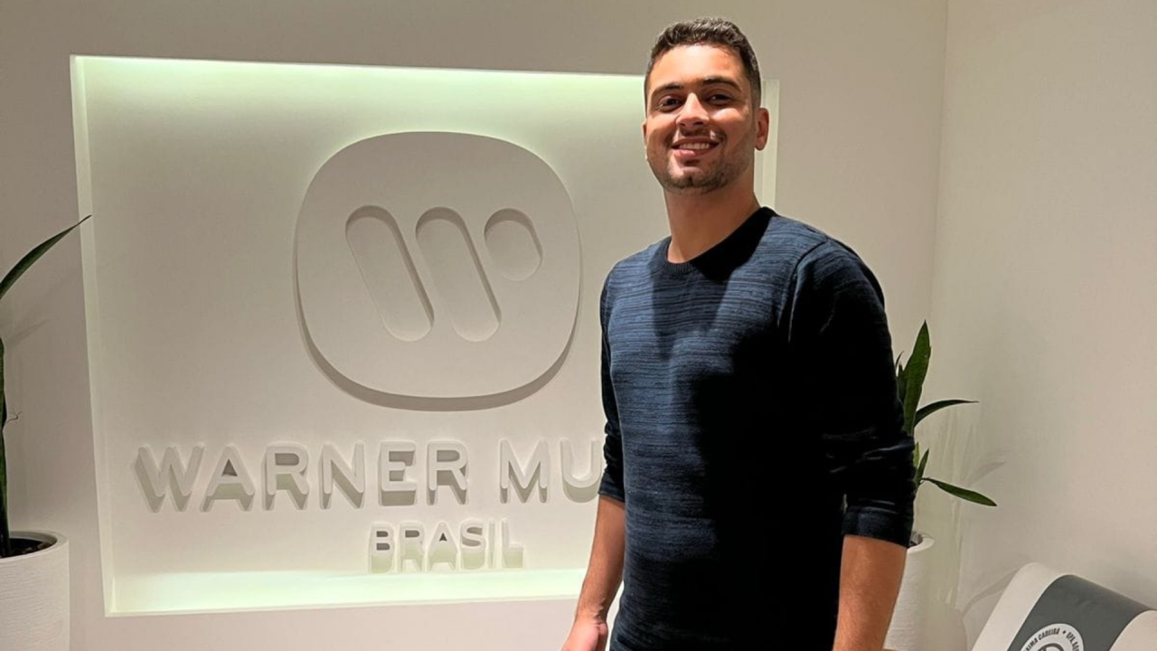 Selo UpMúsica do cantor Gabriel Brito assina com ADA do Grupo Warner Music