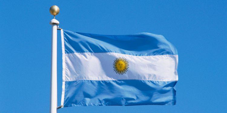 Argentina pretende fechar acordo para congelar preços de 1.000 produtos