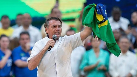 Bolsonaro publica 1ª foto após eleição e dispara em curtidas