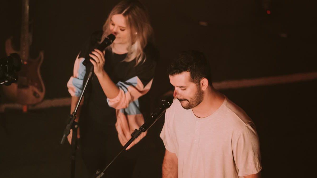 Ecoemsc lança novo EP e convida a celebração em “Sonhos Maiores”