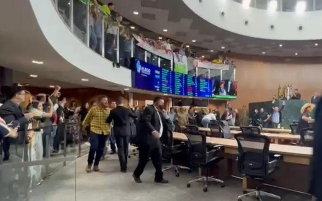 Em meio a protestos, Goiás aprova taxa do agronegócio