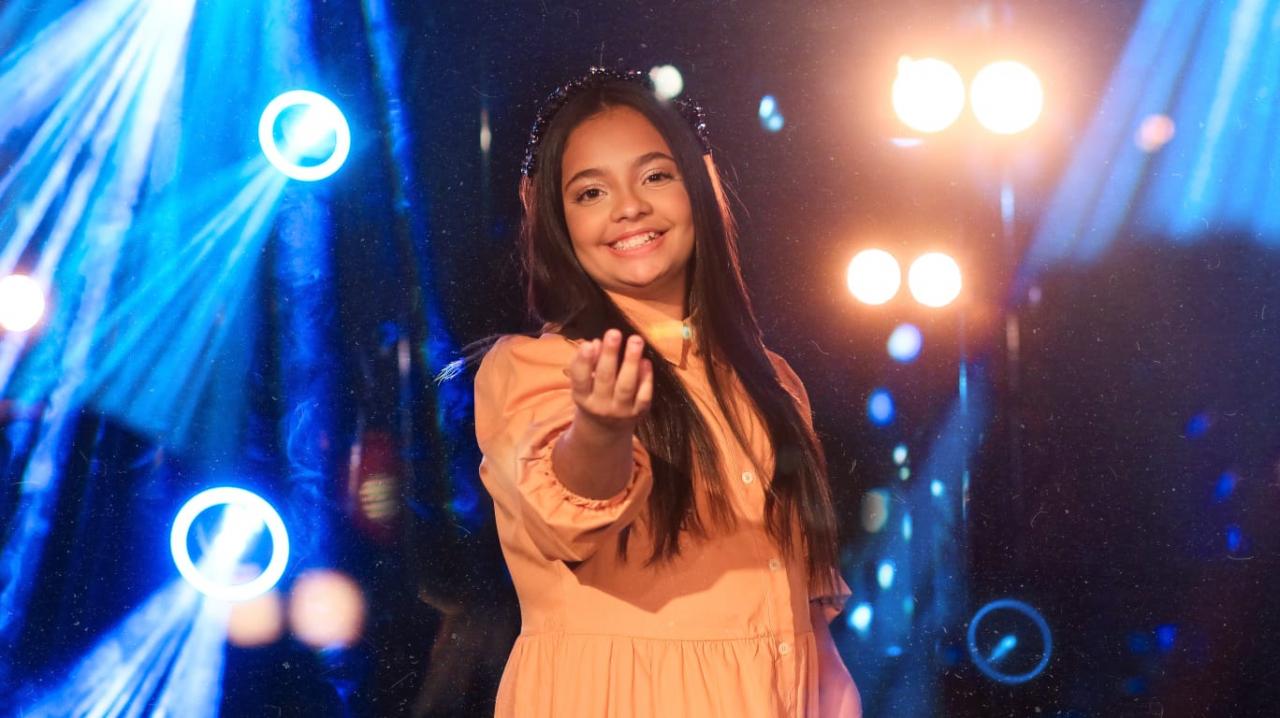 Esther Fiaux lança seu primeiro single pela Todah Music – “Deus vai me sustentar”