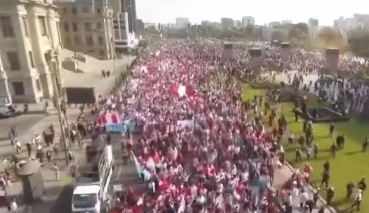 Governo esquerdista do Peru quer fechar Parlamento, acusa presidente do Congresso