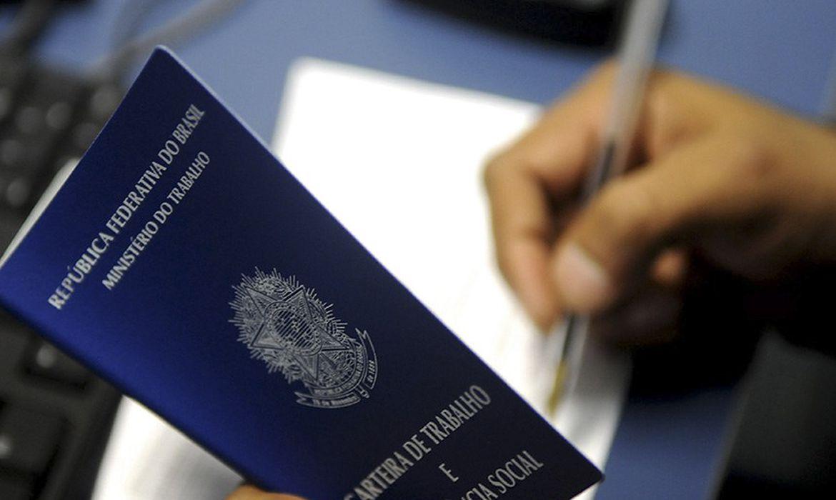 IBGE: desemprego cai em seis estados no terceiro trimestre