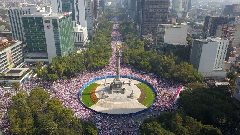 México: população protesta contra reforma eleitoral