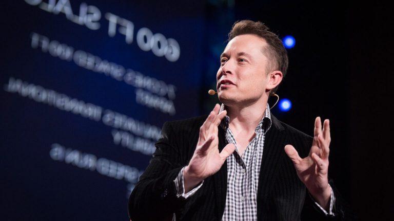 Musk desfaz conselho e anuncia que é o único diretor do Twitter